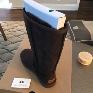 UGG Classic Tall II size 8 Chocolate